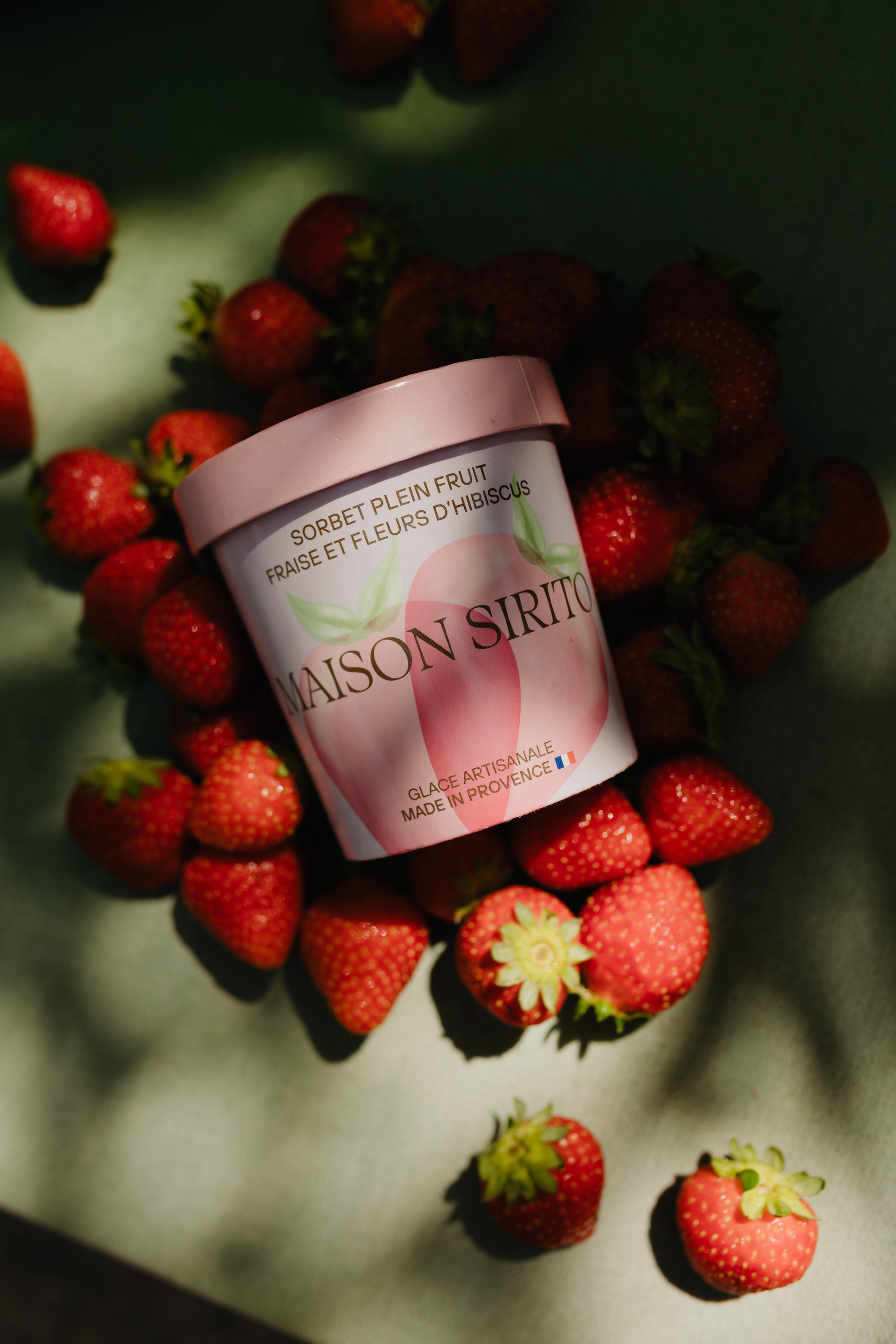 Sorbet plein fruit fraise fleur d’hibiscus