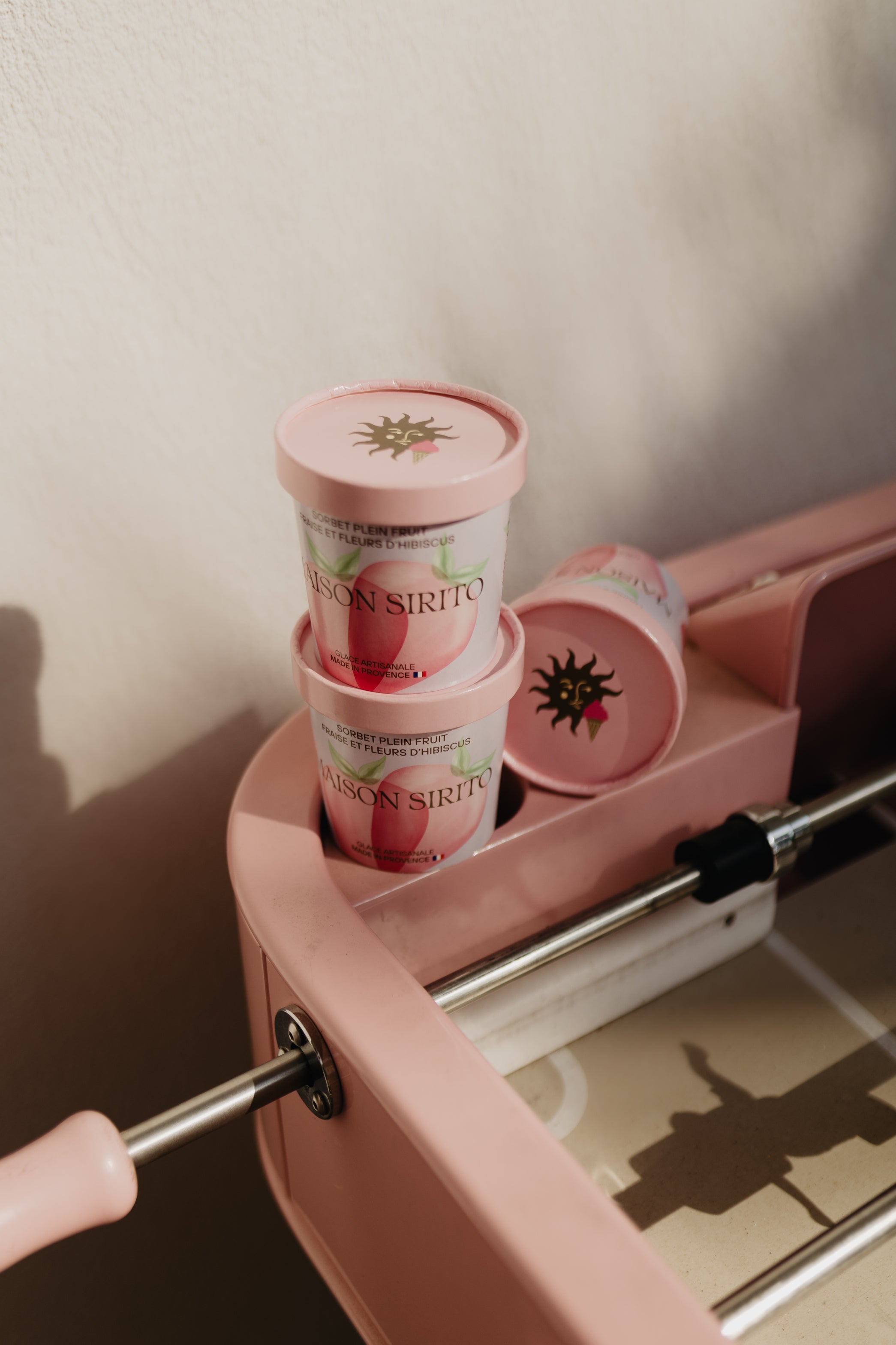 Sorbet plein fruit fraise fleur d’hibiscus